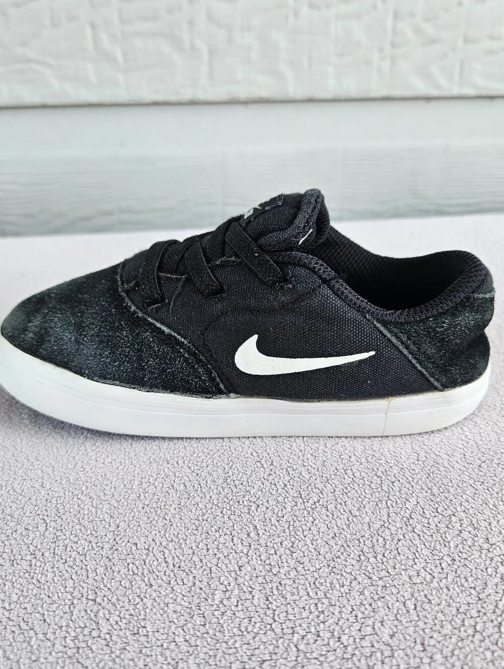 Nike SB Check TD Athletic Sneaker SZ 9C Sneaker Black Slip-On 716904-001
